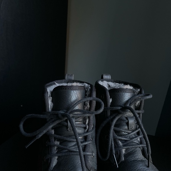 UGG Men's Harkley Lace up Boots - Picture 9 of 11